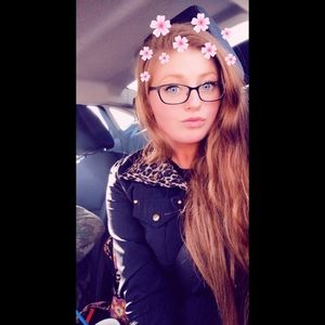 Meet your Posher, Halie